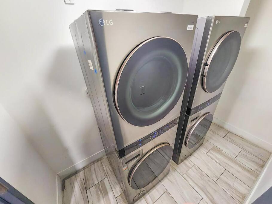 King Bed 2b 2ba Oasis Minutes To Brickell 6 Guests Apartment *