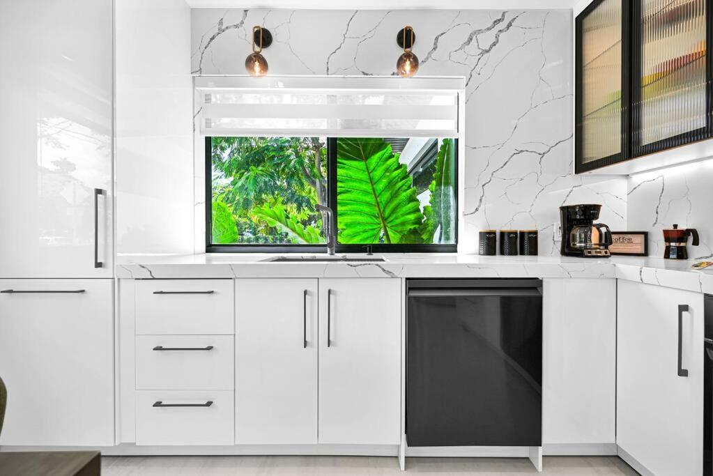 Stylish Oasis In Design District, Near Wynwood * Miami