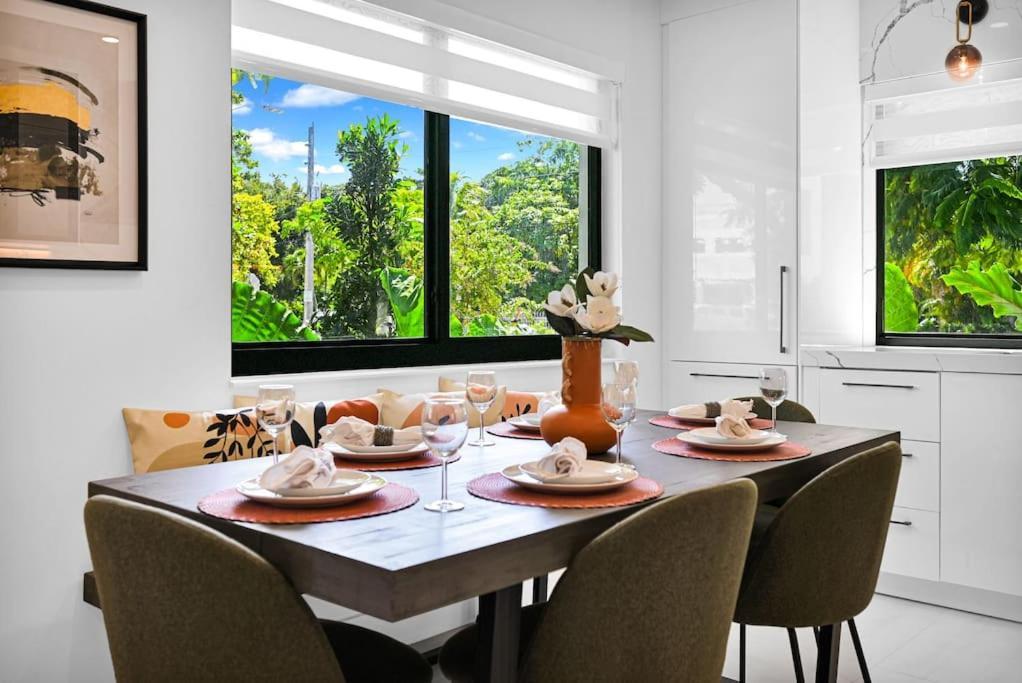 Stylish Oasis In Design District, Near Wynwood * Miami