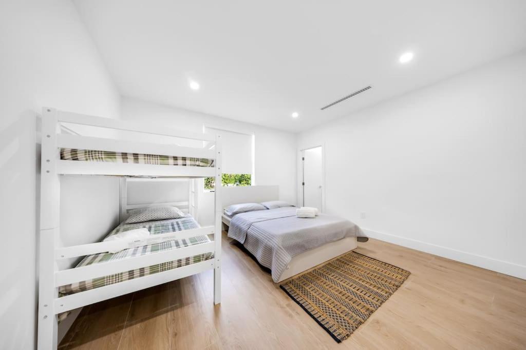 Villa Up To 12 Guests! Modern Near Wynwood 29!
