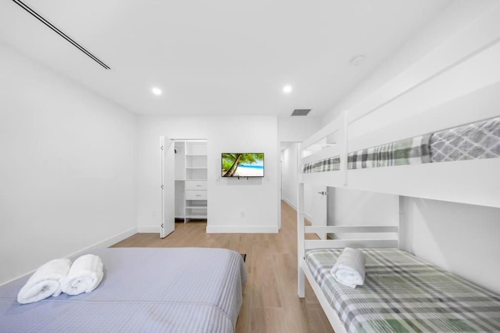 Up To 12 Guests! Modern Near Wynwood 29! Villa