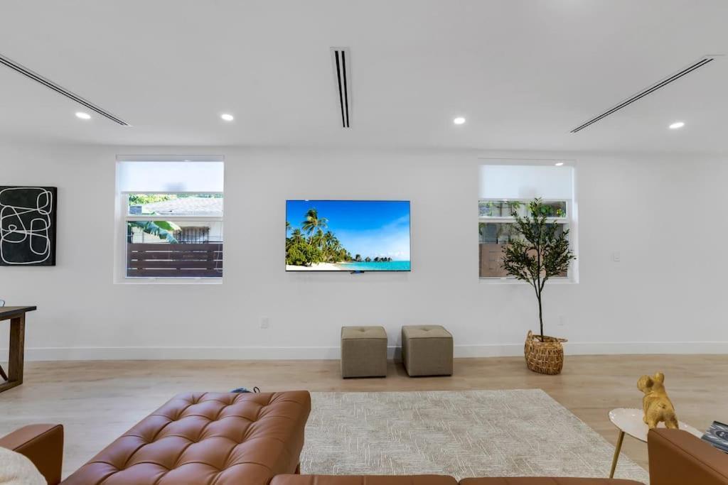 Villa Up To 12 Guests! Modern Near Wynwood 29! Miami