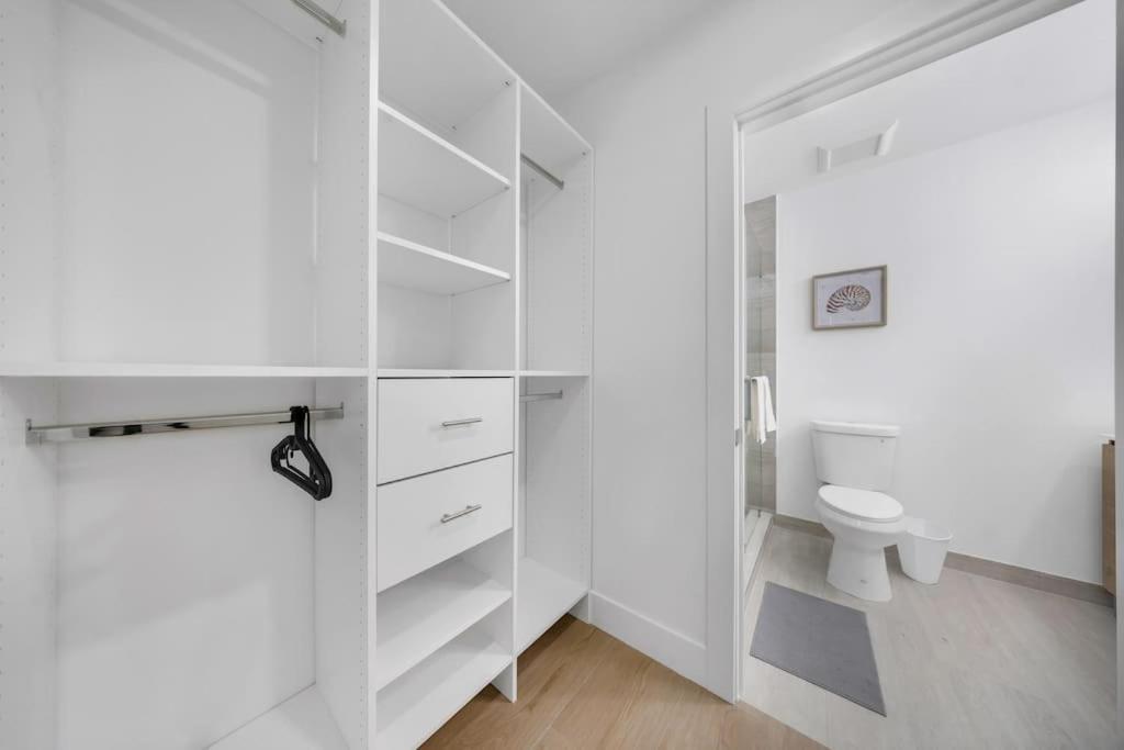 Up To 12 Guests! Modern Near Wynwood 29!