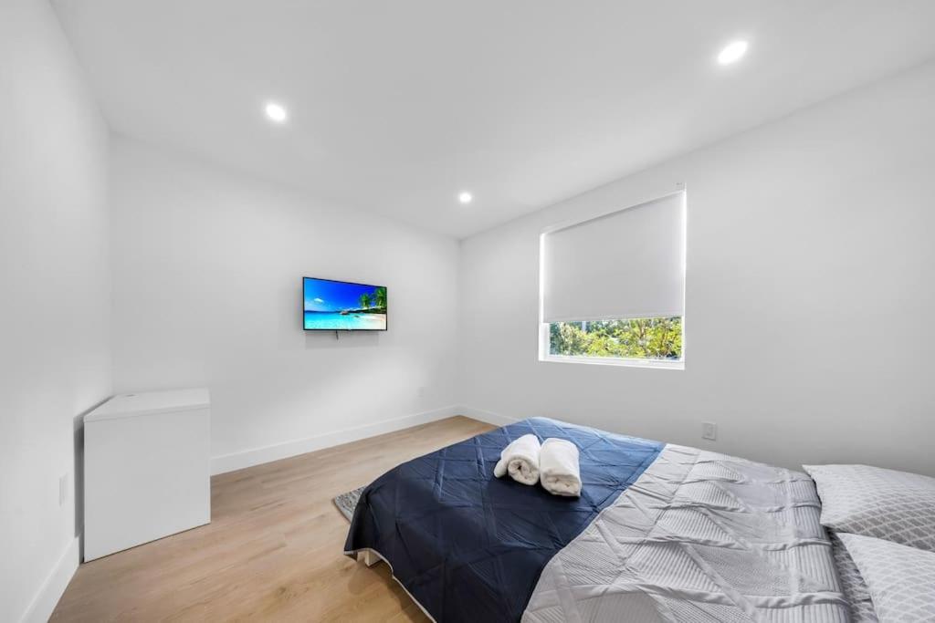 Up To 12 Guests! Modern Near Wynwood 29! Miami