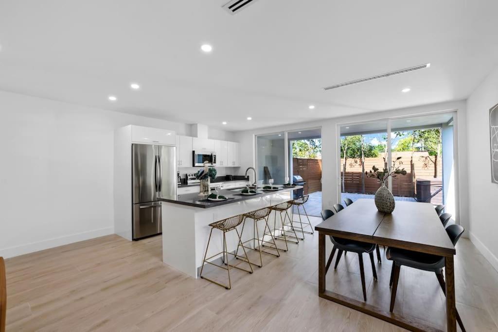 Up To 12 Guests! Modern Near Wynwood 29! Villa *