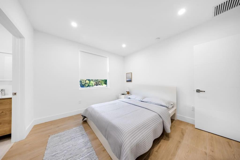 Up To 12 Guests! Modern Near Wynwood 29!