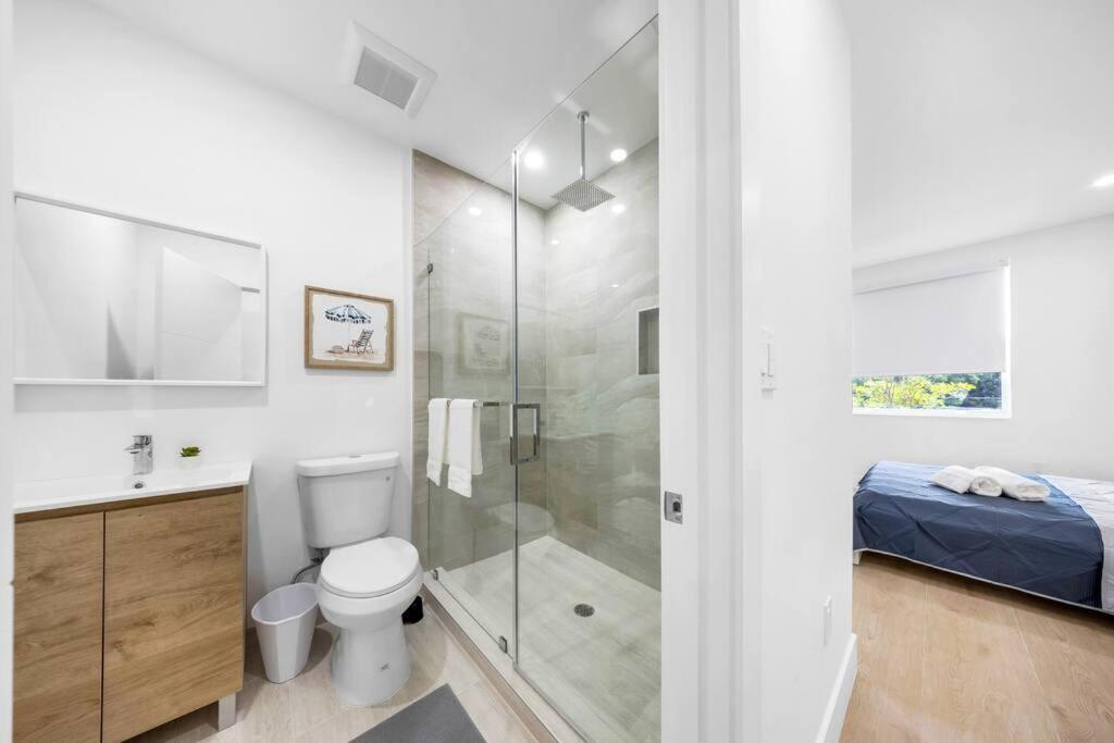 Villa Up To 12 Guests! Modern Near Wynwood 29! Miami