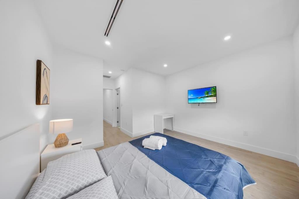 Up To 12 Guests! Modern Near Wynwood 29! * Miami