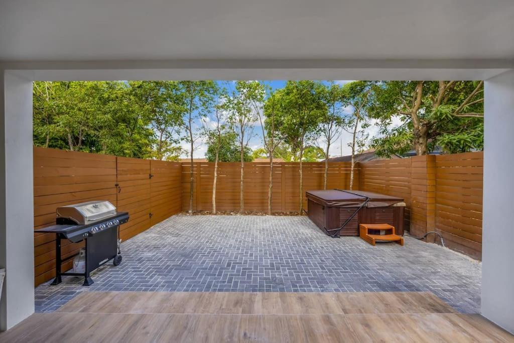 Up To 12 Guests! Modern Near Wynwood 29! Villa Miami