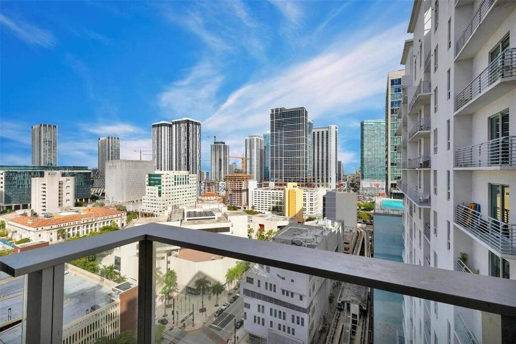 Charming 2 Bedroom Downtown 2106 Free Parking Apartment Miami