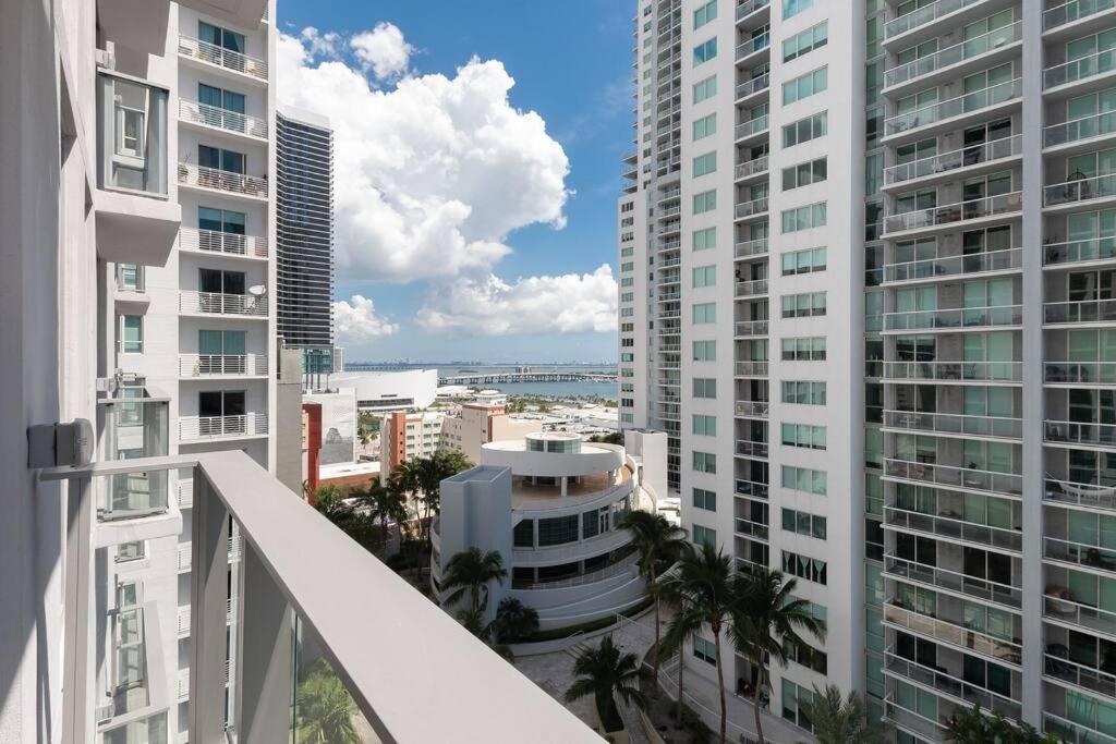 Stylish Modern Downtown Free Parking Apartment Miami