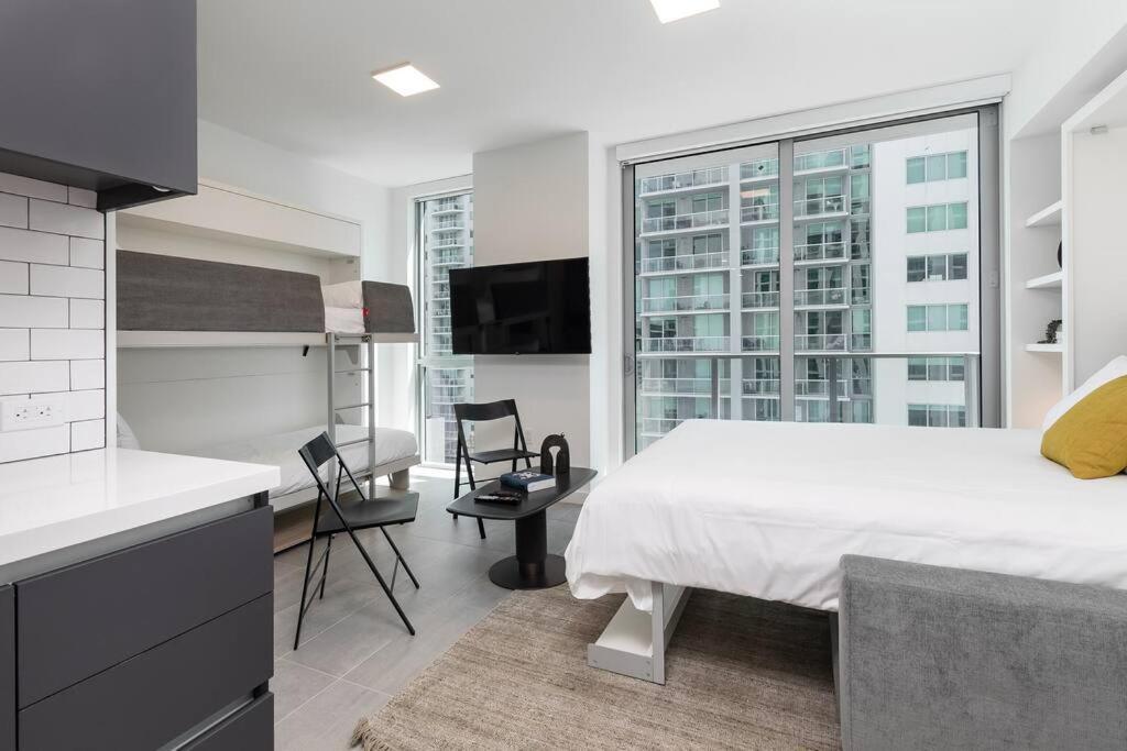 Apartment Stylish Modern Downtown Free Parking *