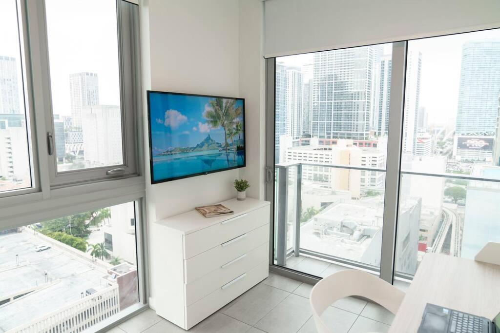 Charming 2 Bedroom Downtown 2106 Free Parking Miami