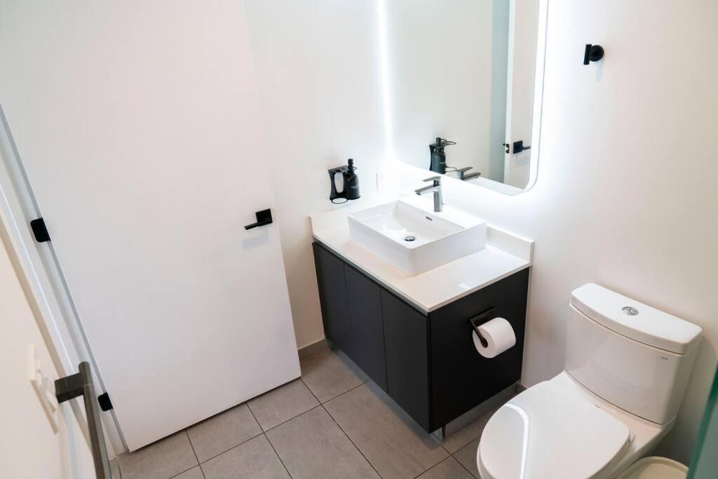 Charming 2 Bedroom Downtown 2106 Free Parking Miami