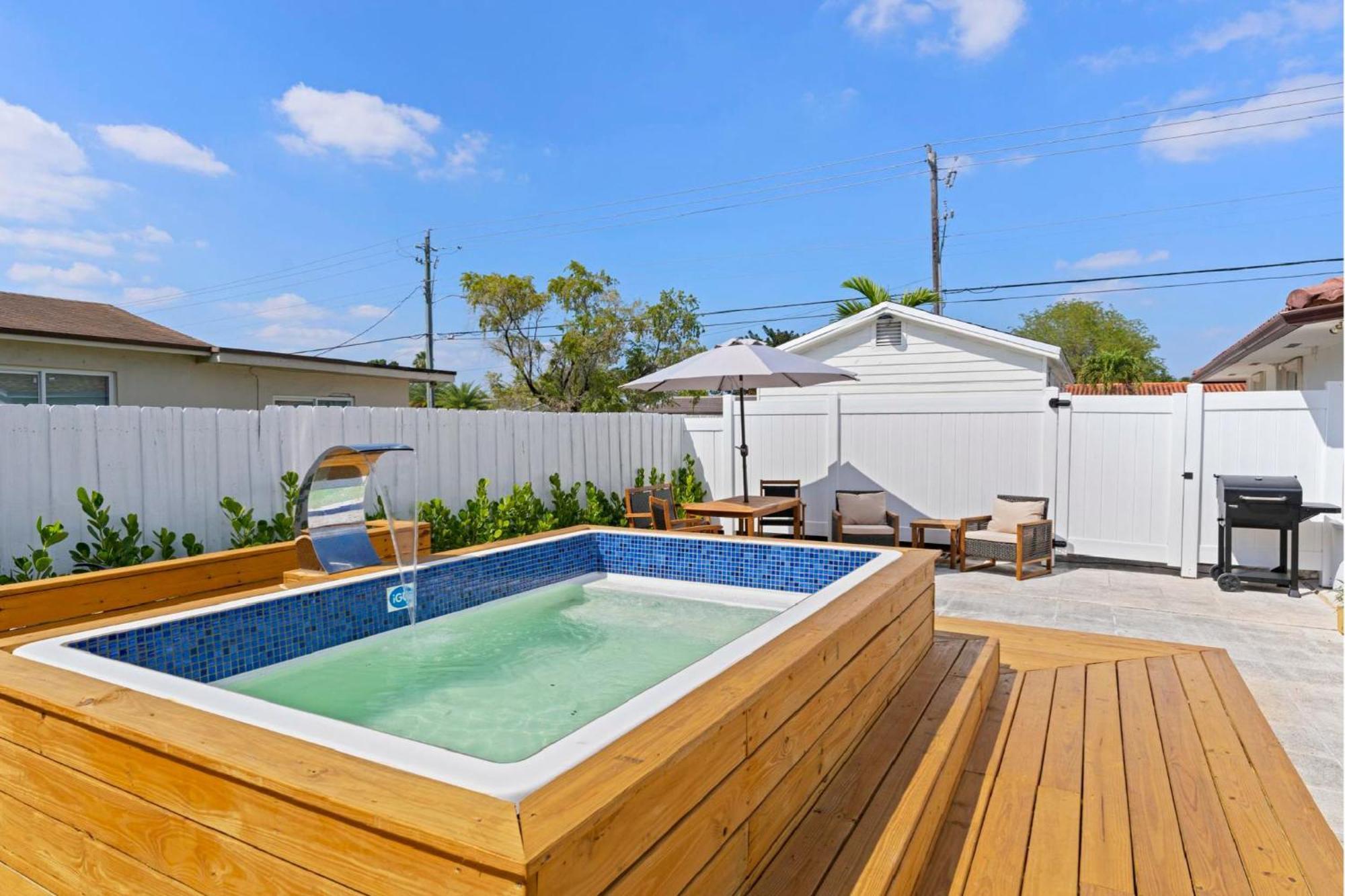 Casa Ibiza - Pool - Bbq - Great Price *