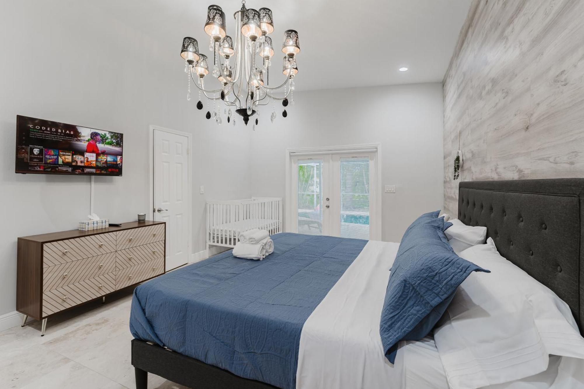 Beautiful Aventura Sleeps 26 *