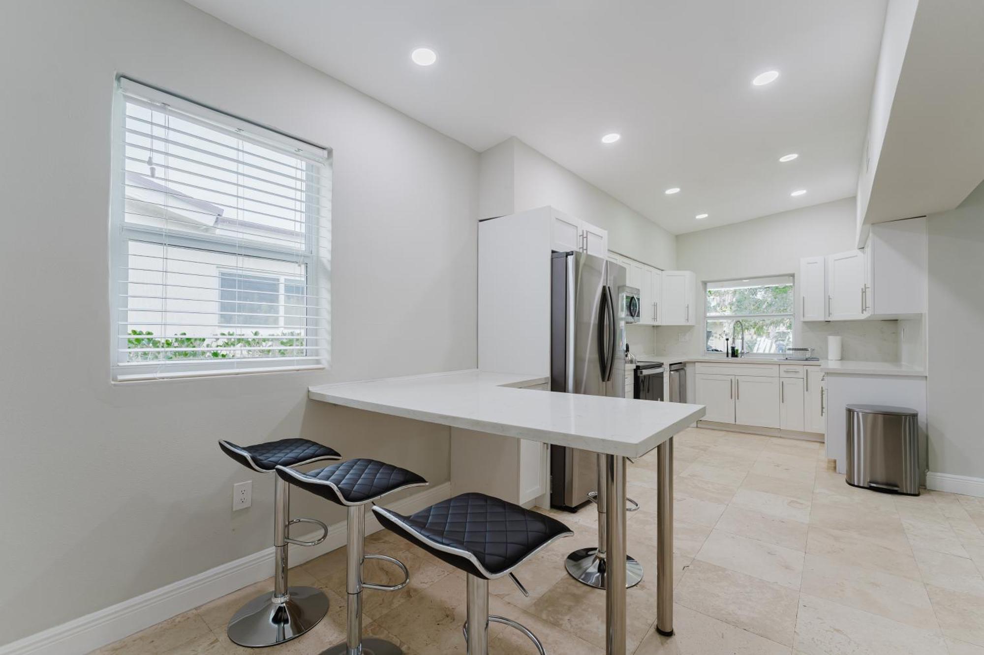 Beautiful Aventura Sleeps 26 Holiday home Miami