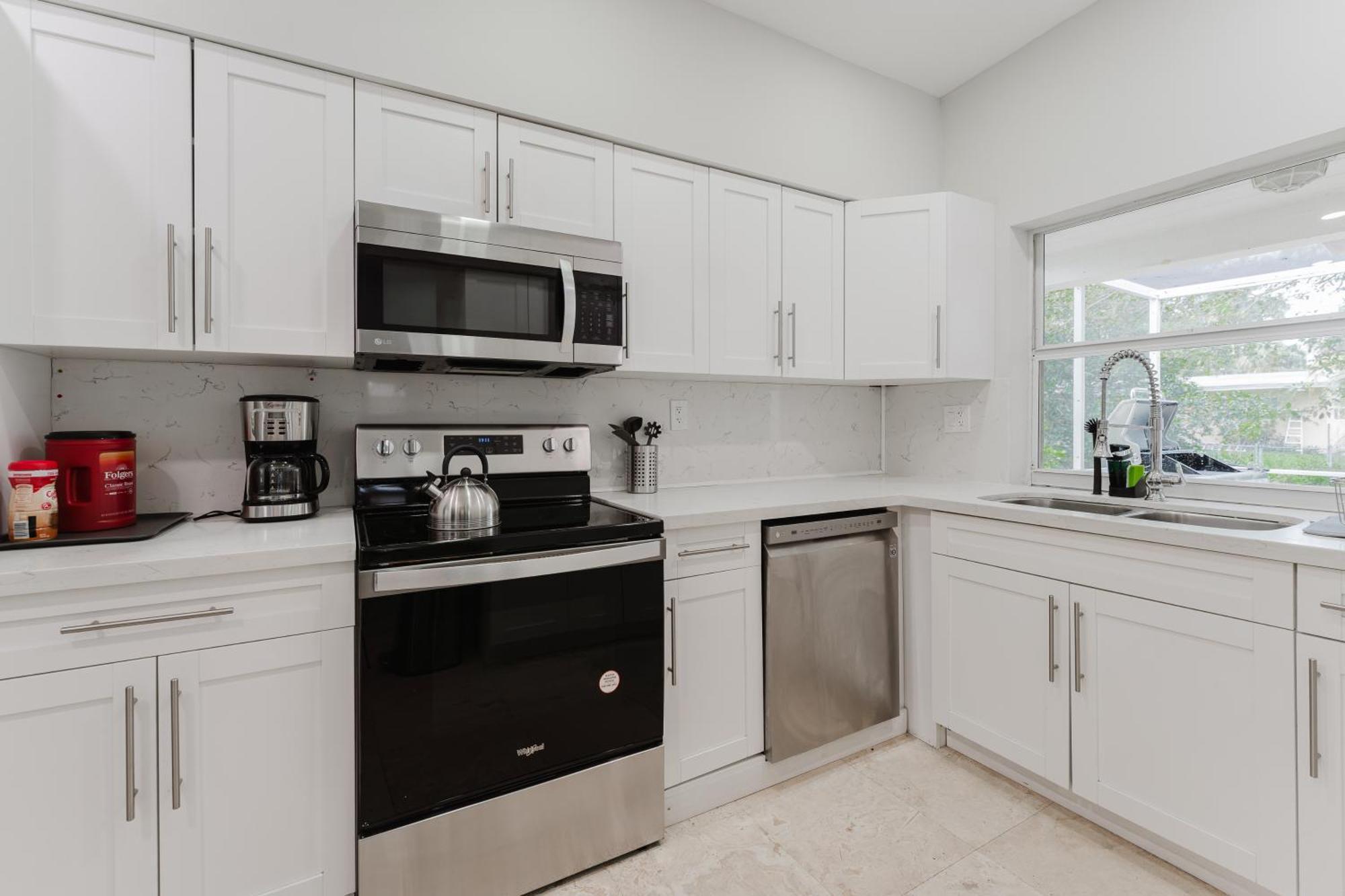 Beautiful Aventura Sleeps 26