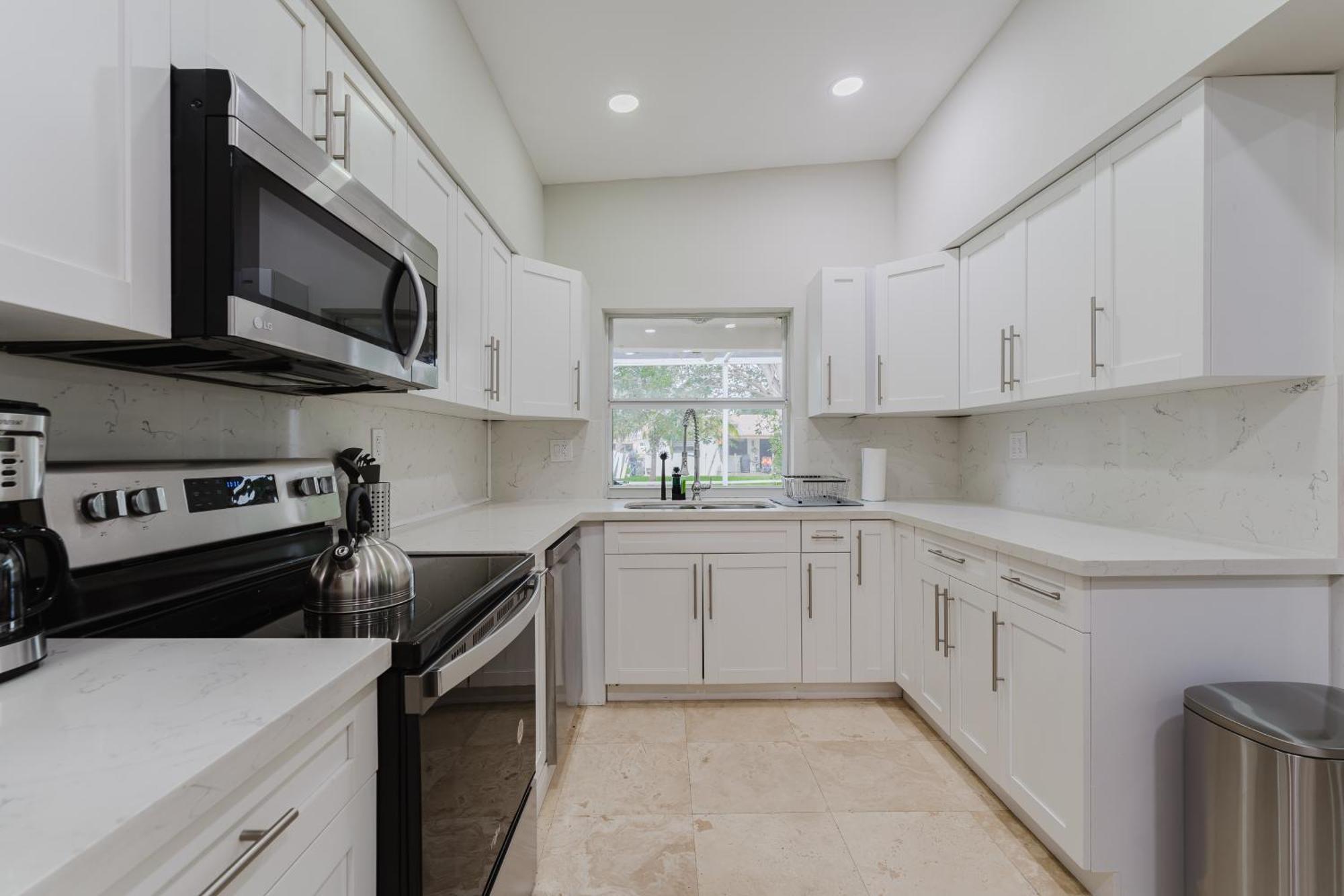 Beautiful Aventura Sleeps 26 Holiday home Miami