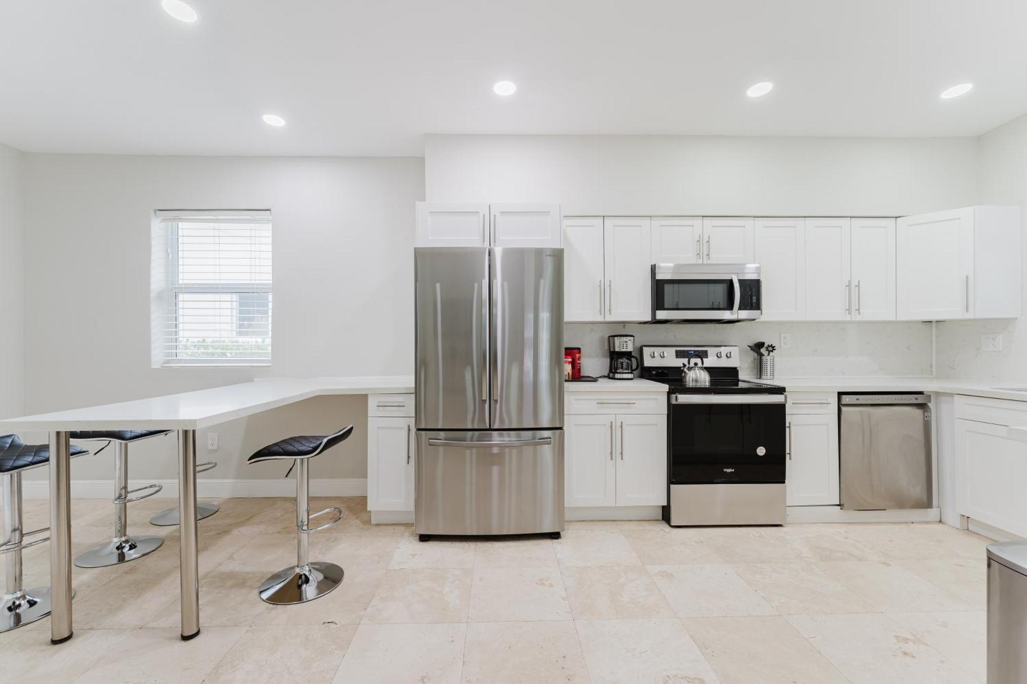 Beautiful Aventura Sleeps 26 Holiday home Miami