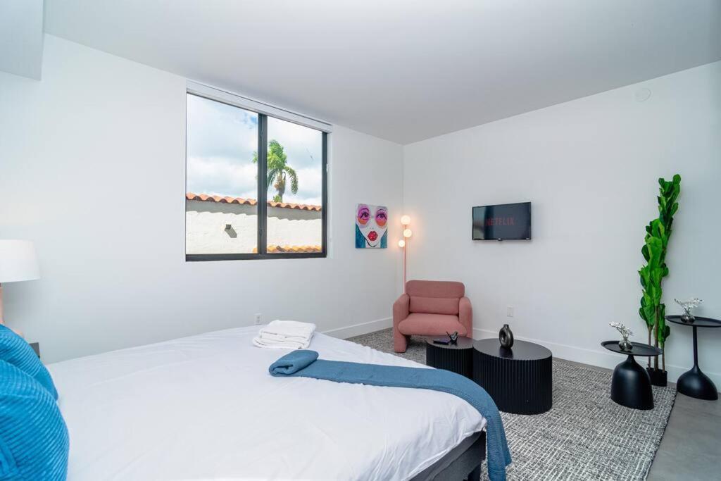 King Bed Brand New Oasis Minutes To Brickell Miami
