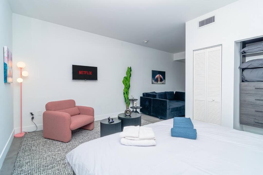 Apartment King Bed Brand New Oasis Minutes To Brickell *