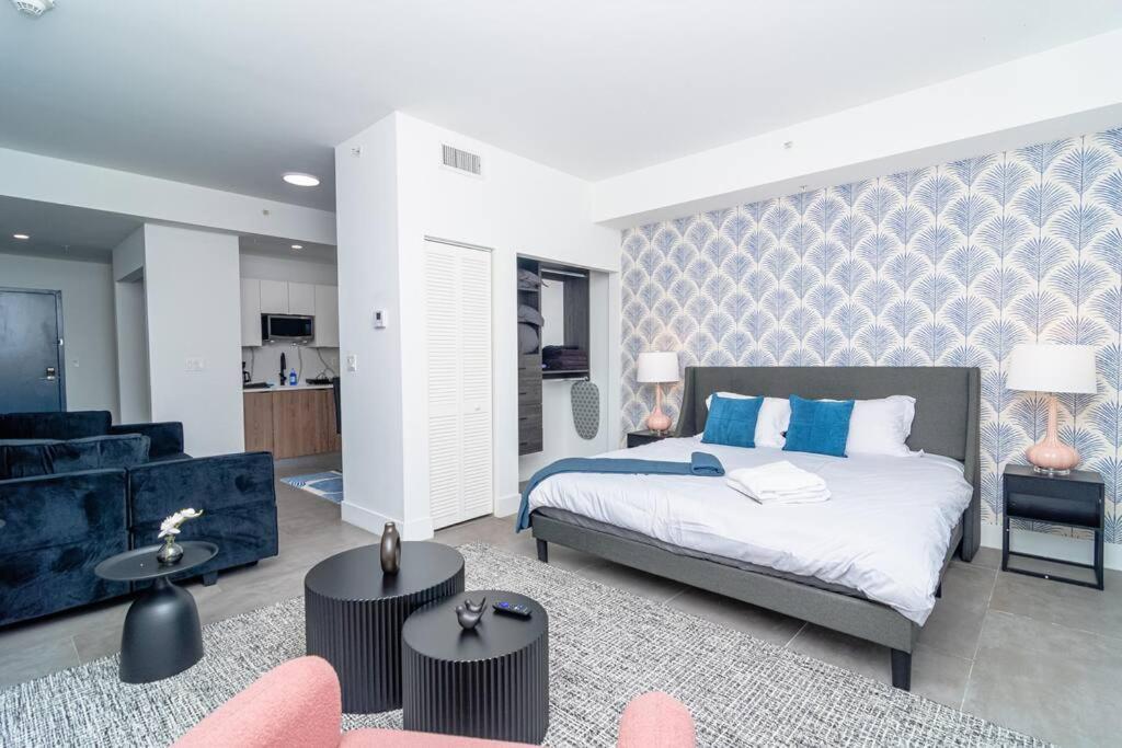 King Bed Brand New Oasis Minutes To Brickell Miami