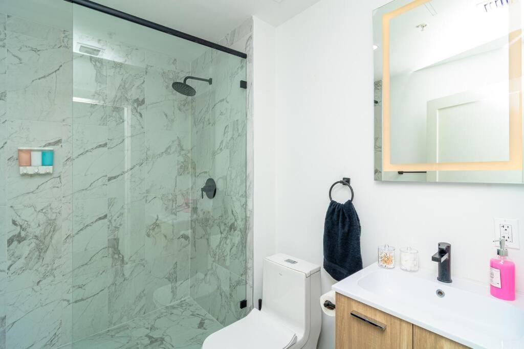 Apartment King Bed Brand New Oasis Minutes To Brickell *