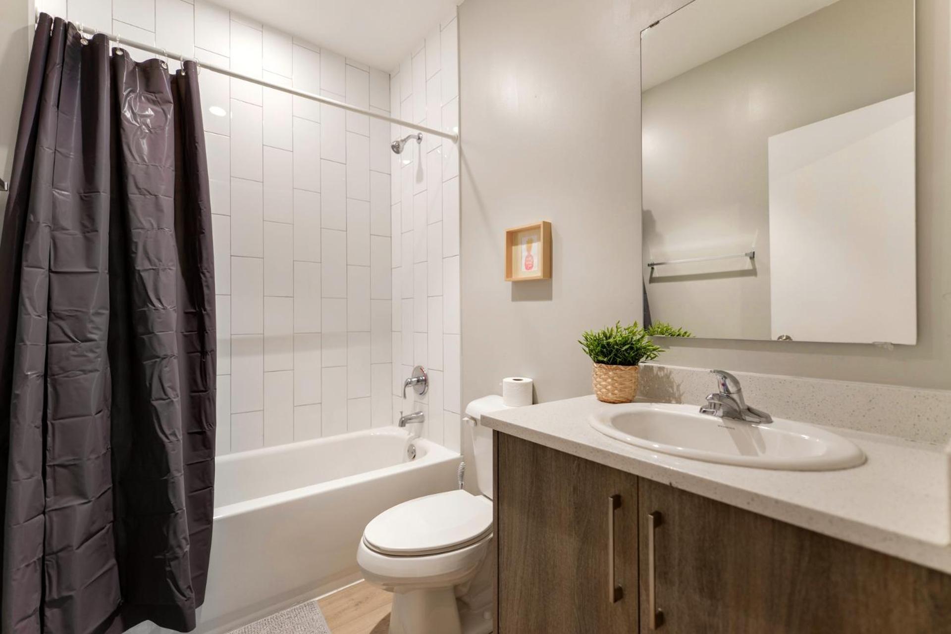 Spacious 3br Townhouse With Free Parking Included! Miami
