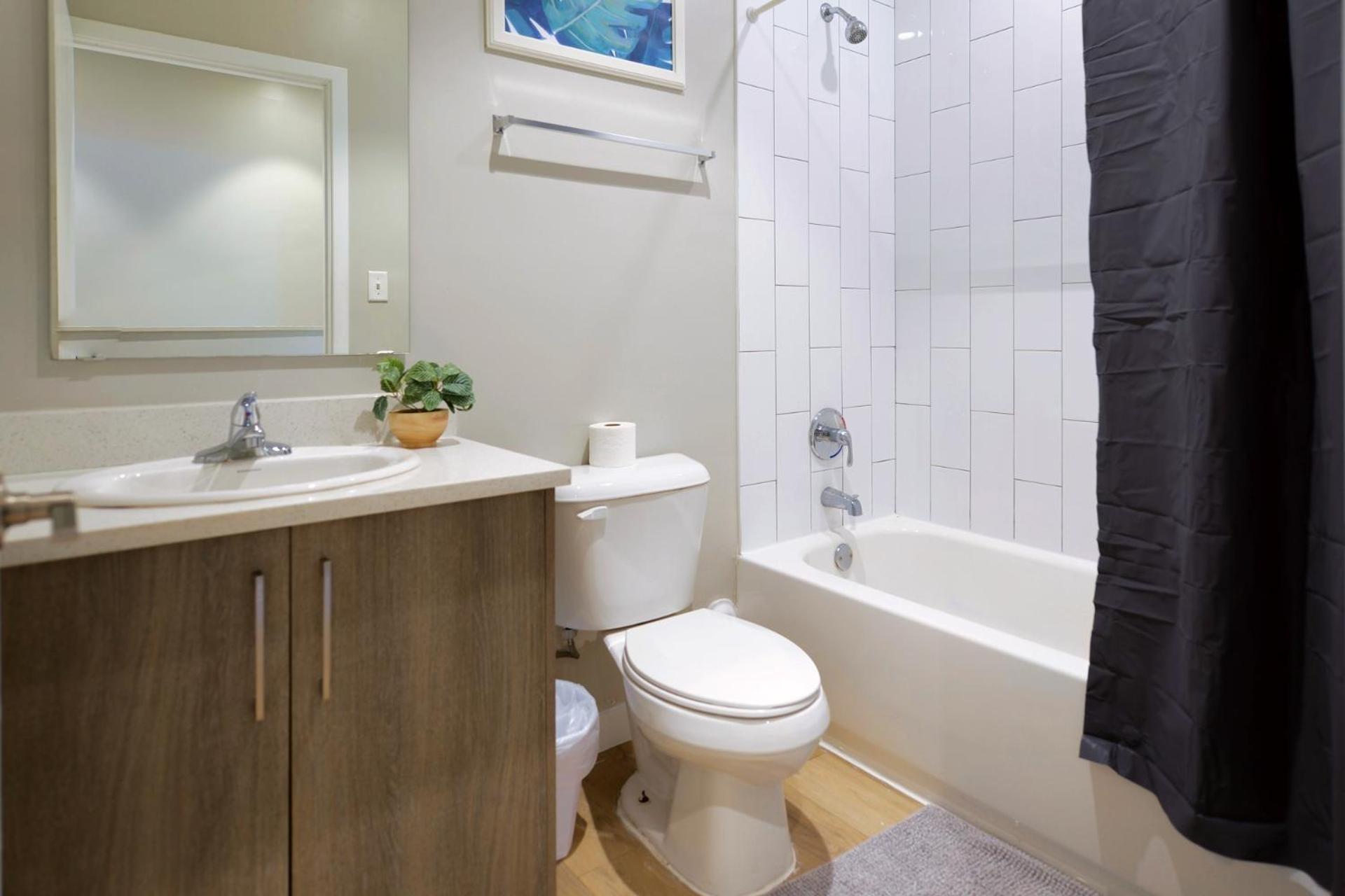 Spacious 3br Townhouse With Free Parking Included! * Miami