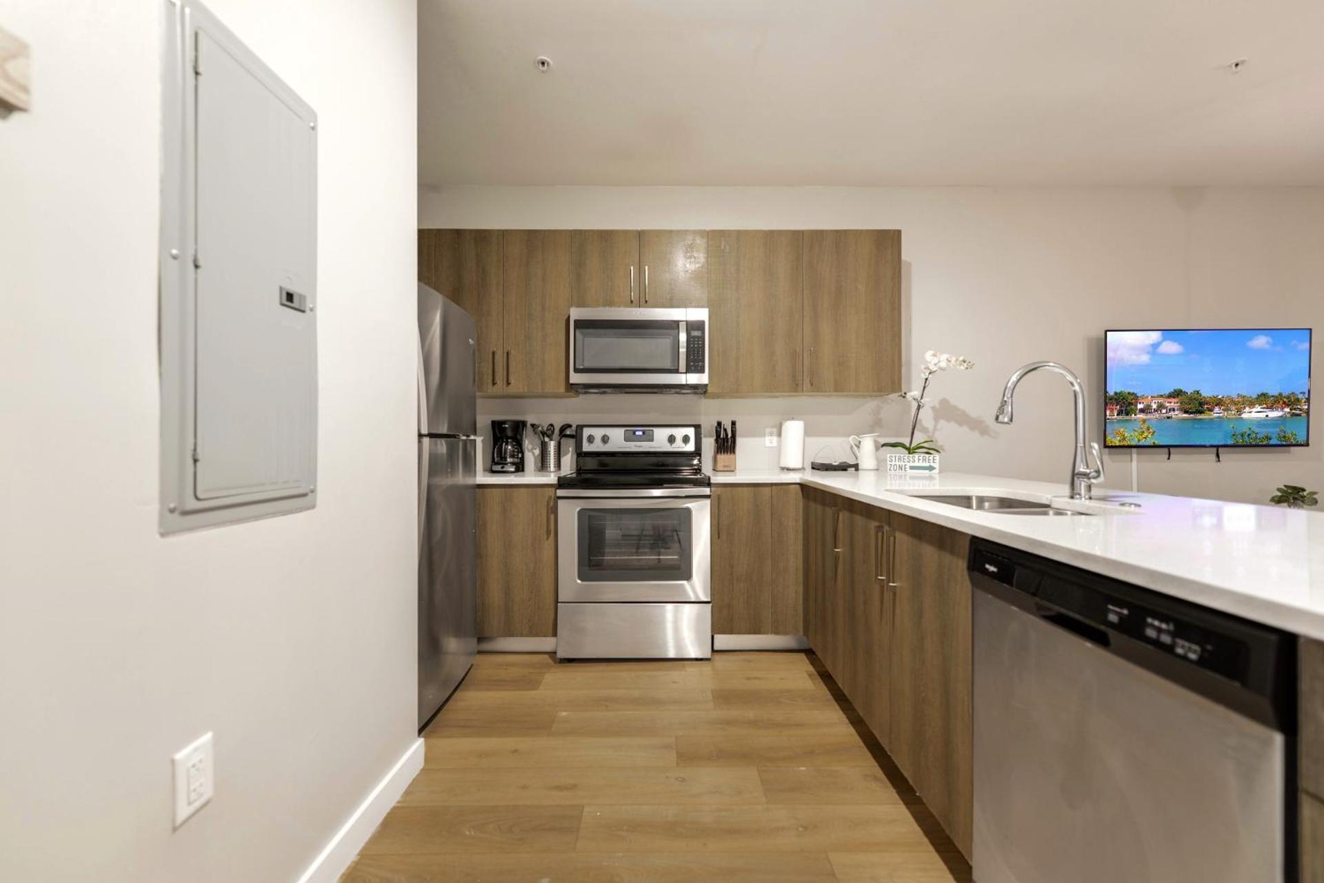 Apartment Spacious 3br Townhouse With Free Parking Included! Miami