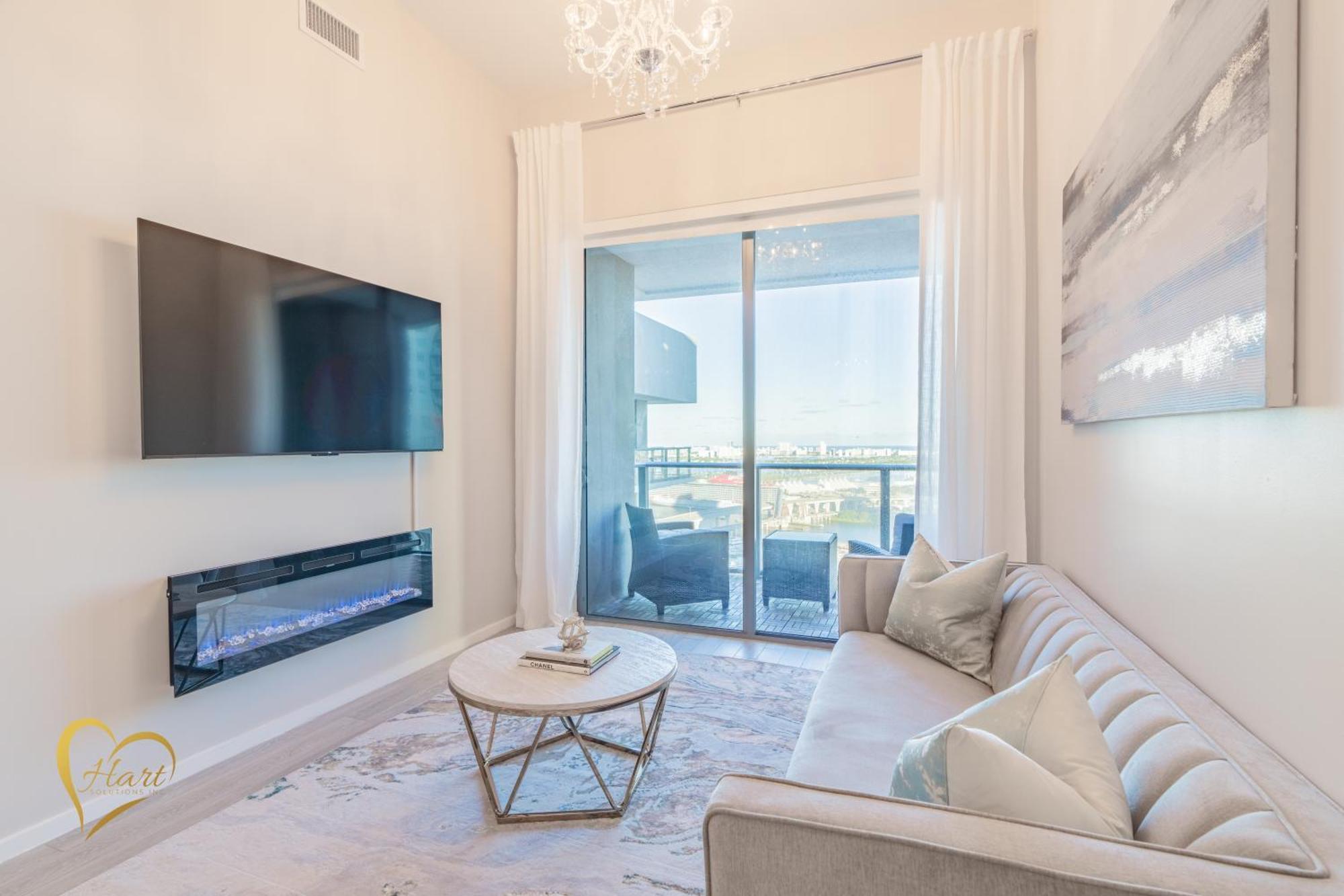 Lumiere Penthouse Apartment *