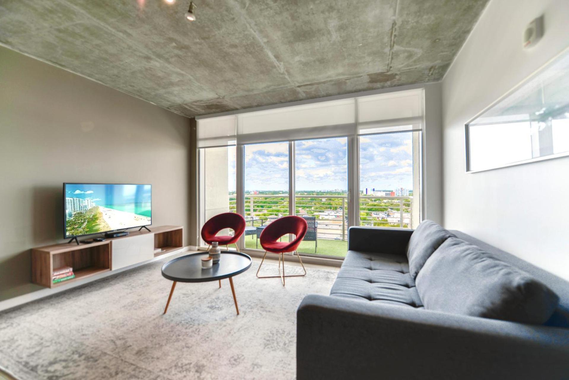 Apartment Spacious And Stylish At Midtown W Amenities! *