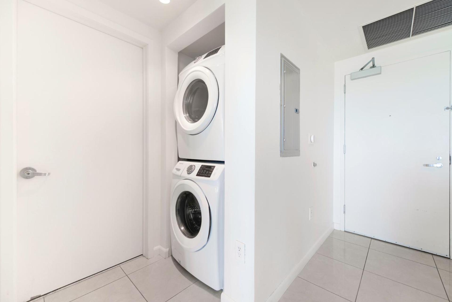 Apartment Spacious And Stylish At Midtown W Amenities!