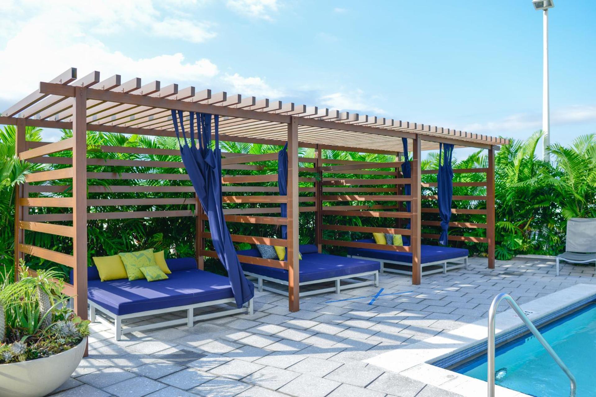 Spacious And Stylish At Midtown W Amenities!