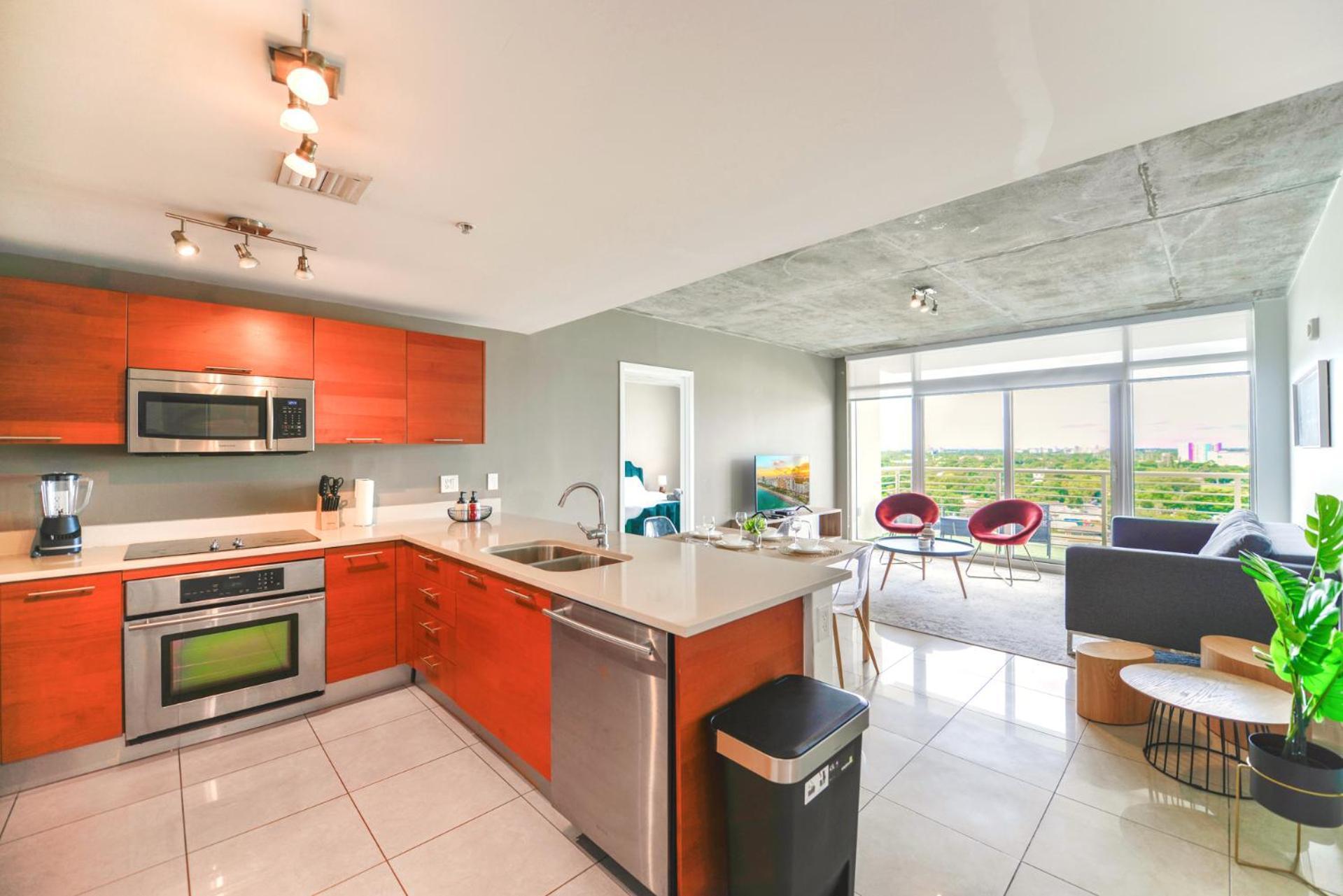 Apartment Spacious And Stylish At Midtown W Amenities! *