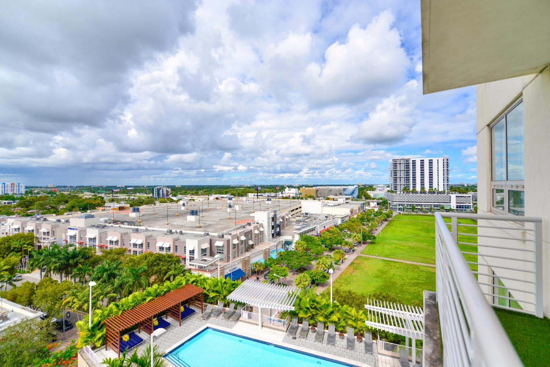 Apartment Spacious And Stylish At Midtown W Amenities! Miami