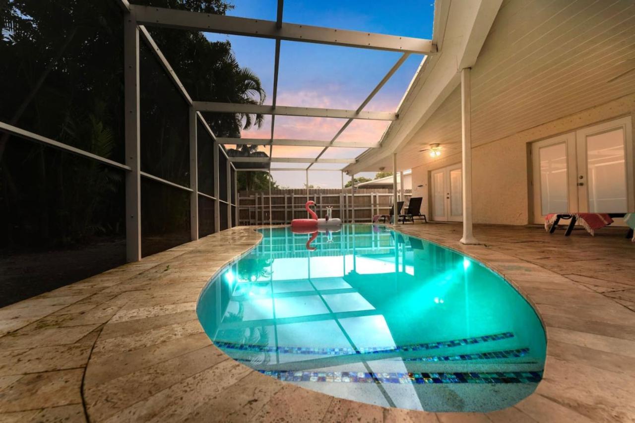 Beautiful Aventura Sleeps 26 Holiday home