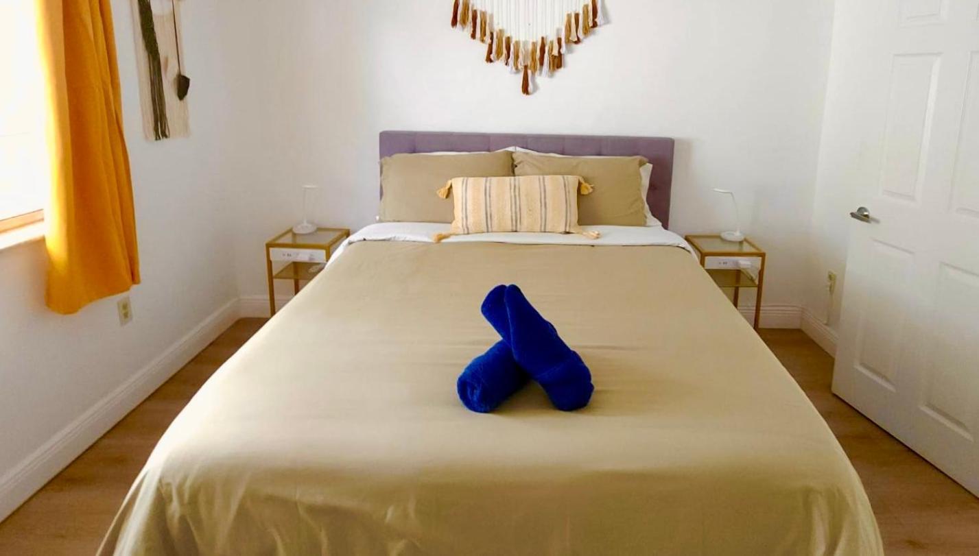Intimate Casita Mia Minutes Away From Airport, Calle 8, Brickell, Coral Gables, The And More! Villa *