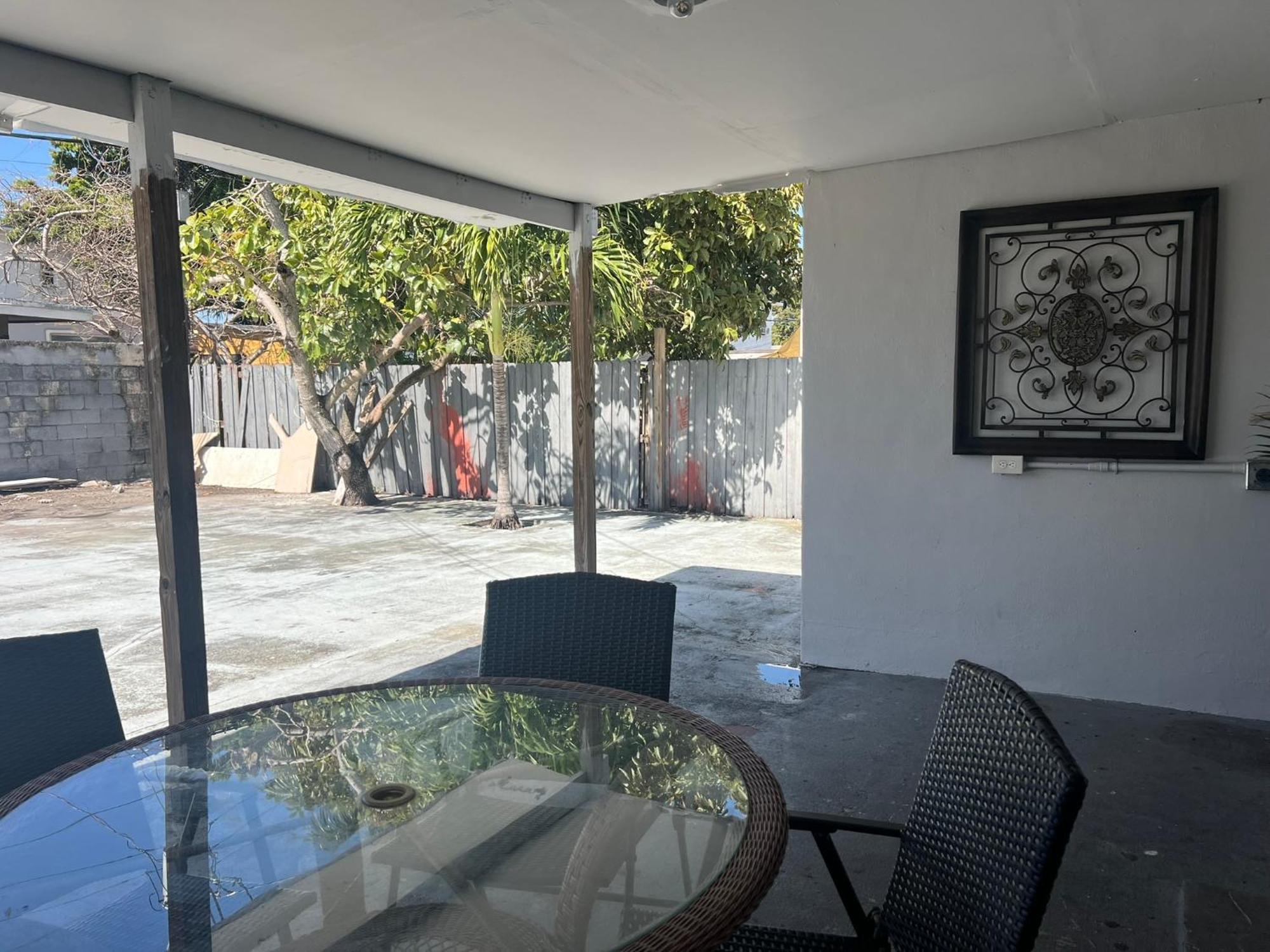 Coral Gable 2 Beds Miami