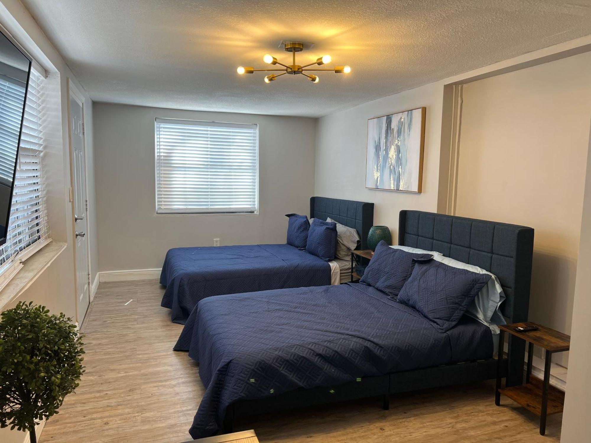 Coral Gable 2 Beds Apartment *