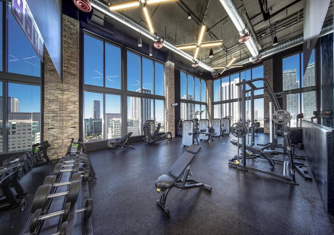 Luxury By Monarch Downtown-port Of Apartment