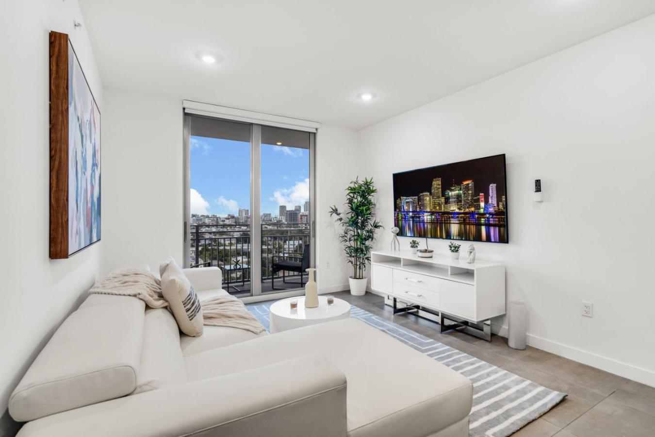Family-friendly 3br Near Downtown With Parking