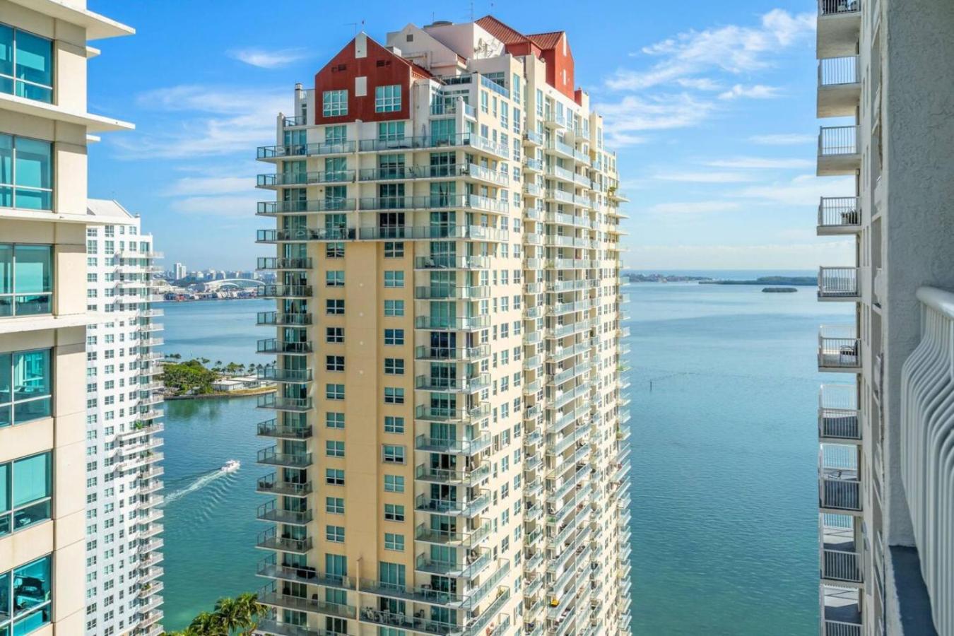 Waterfront And Lights 1-br With Free Parking * Miami
