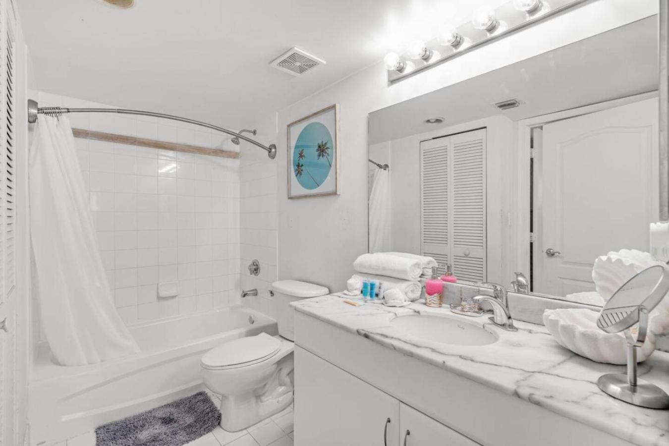 Apartment Waterfront And Lights 1-br With Free Parking *