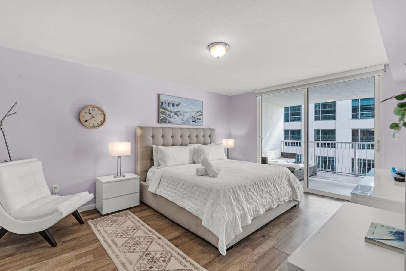 Waterfront And Lights 1-br With Free Parking