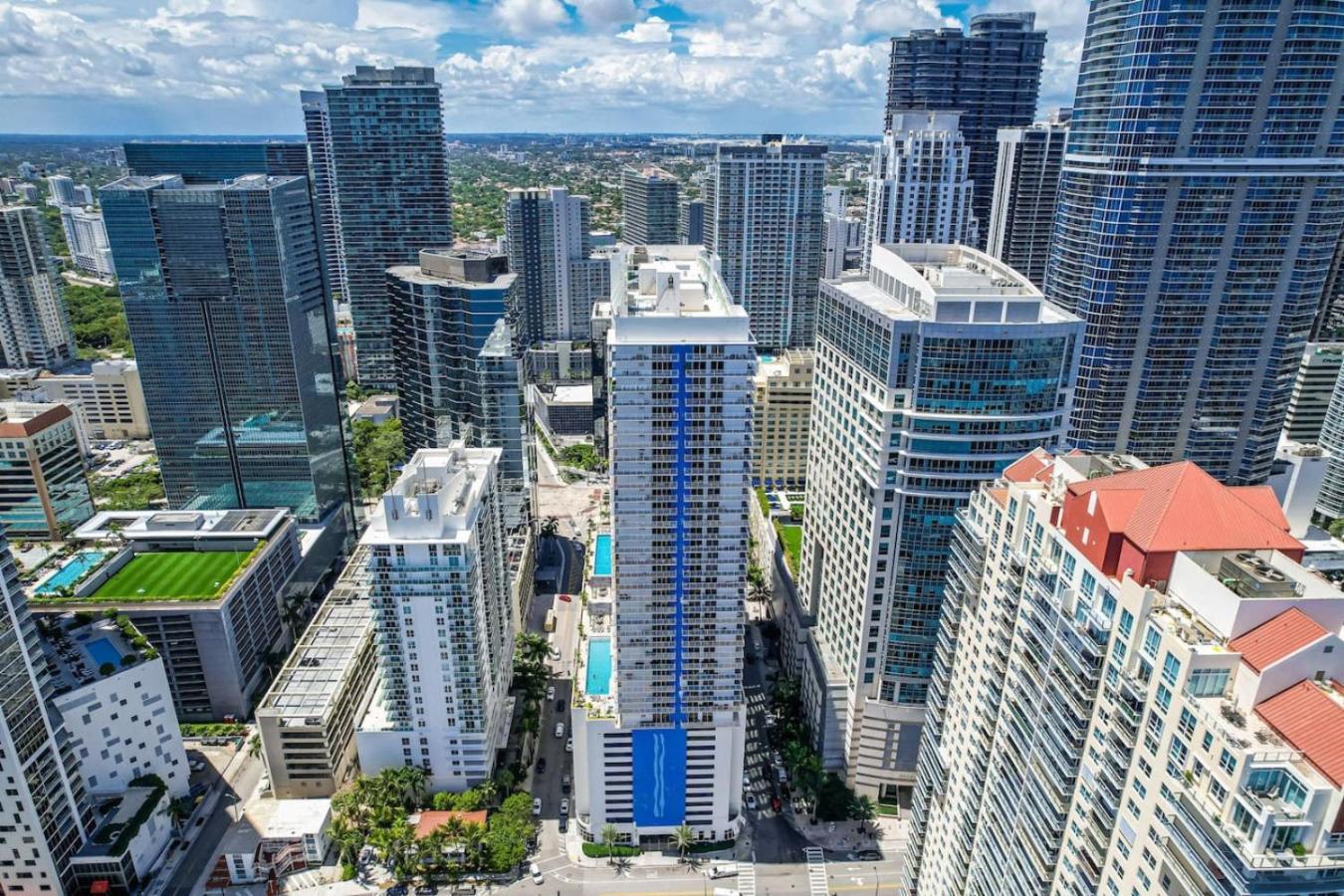 Waterfront And Lights 1-br With Free Parking Miami