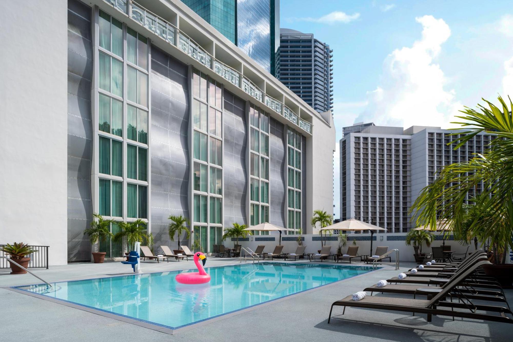 Courtyard Downtown Brickell Area Miami