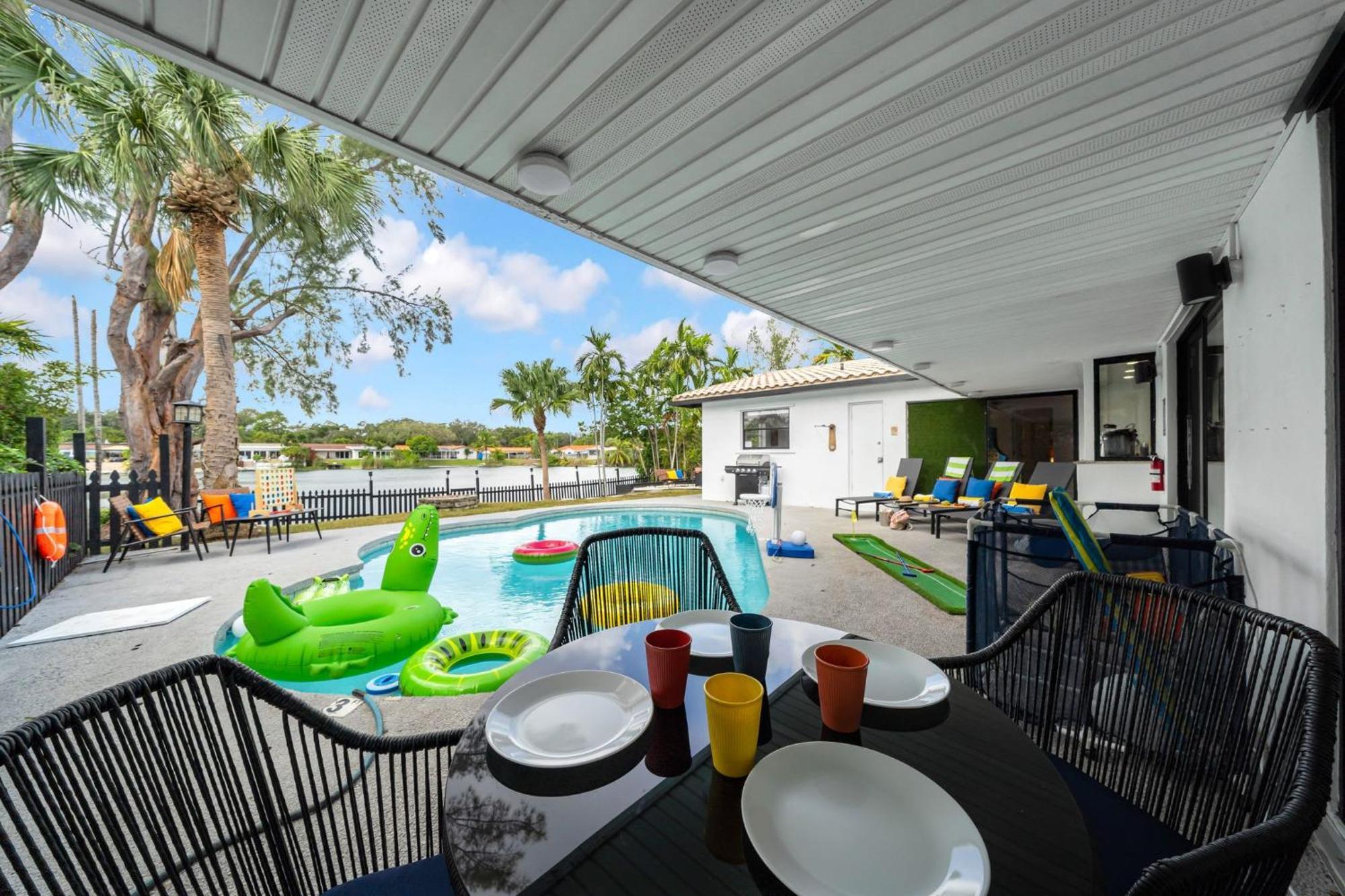 Luxury Lakefront Retreat Perfect For Family Fun