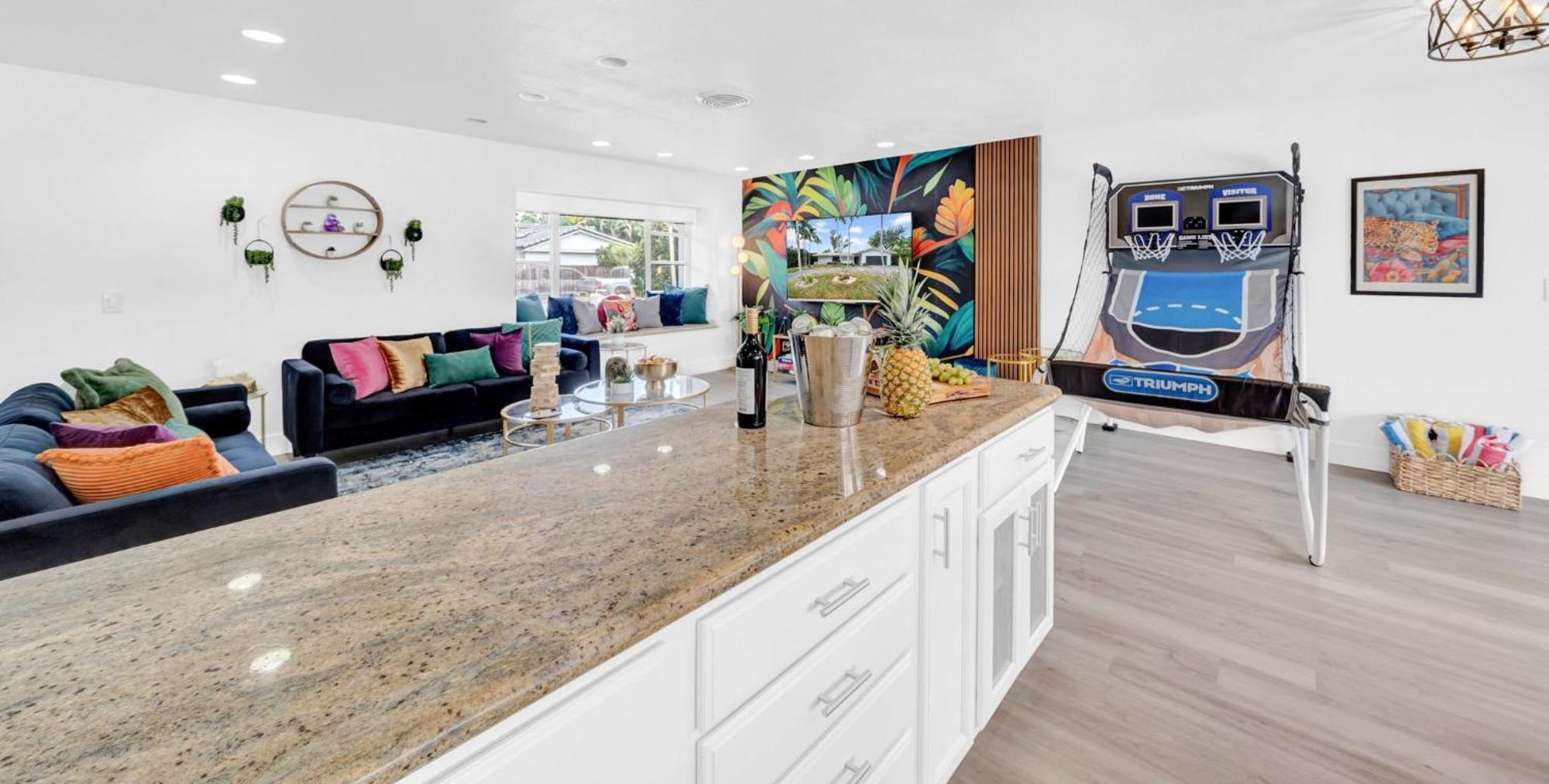 Luxury Lakefront Retreat Perfect For Family Fun Miami